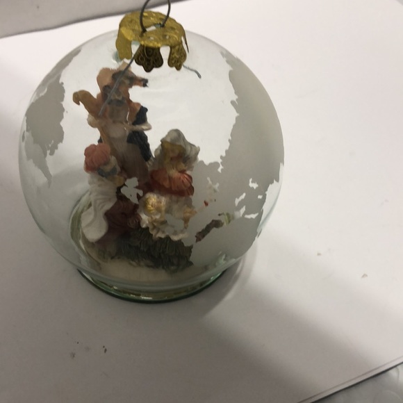 ORNAMENT “JESUS, MARY,& JOSEPH” AT THE MANGER - Picture 2 of 4